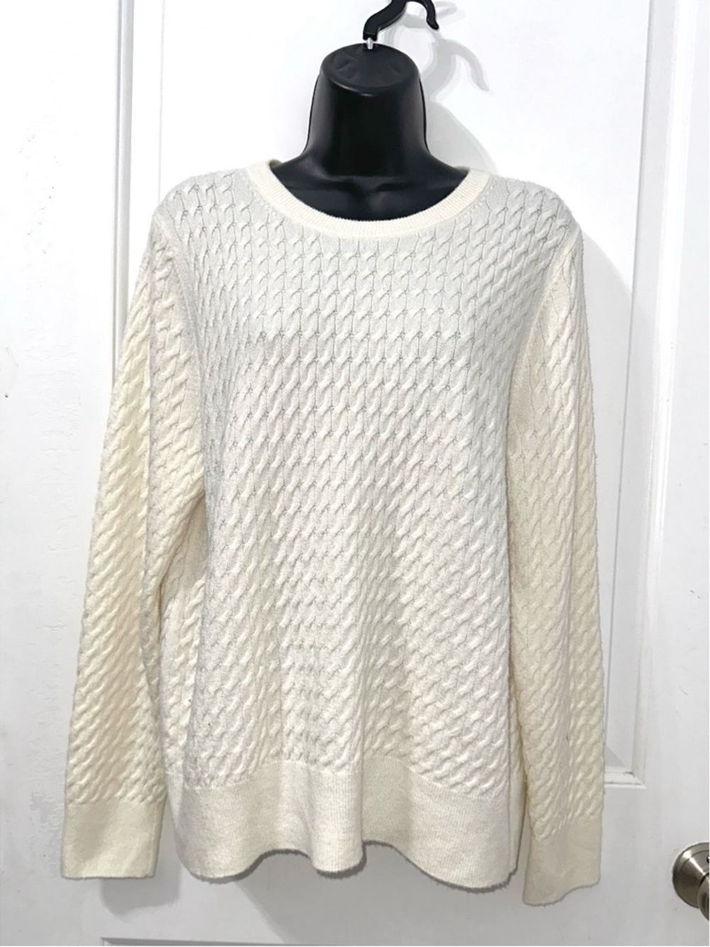A New Day cream-colored textured pullover sweater, size Large